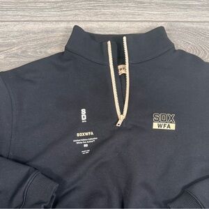 White fox women’s light weight cropped sweatshirt. New never worn